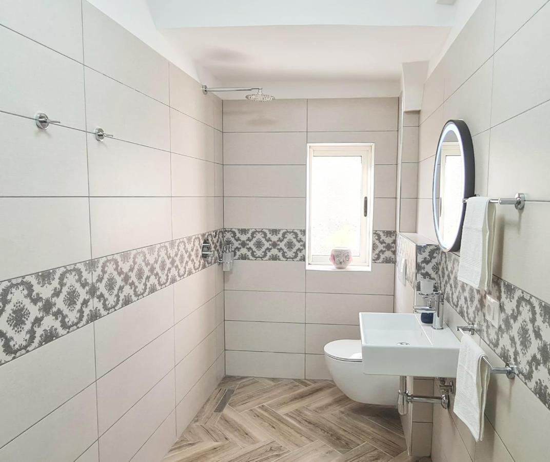 2V1 - Blloku Zy Apartment Tiranë Luaran gambar