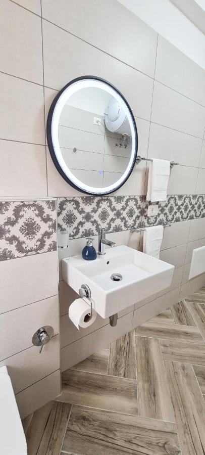 2V1 - Blloku Zy Apartment Tiranë Luaran gambar